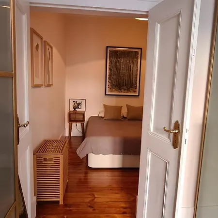 Luxury Apartment With Private Pool & Garden Apartment *