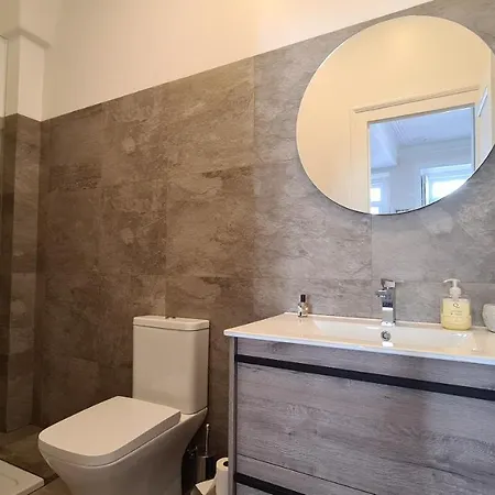 Luxury Apartment With Private Pool & Garden Apartment *